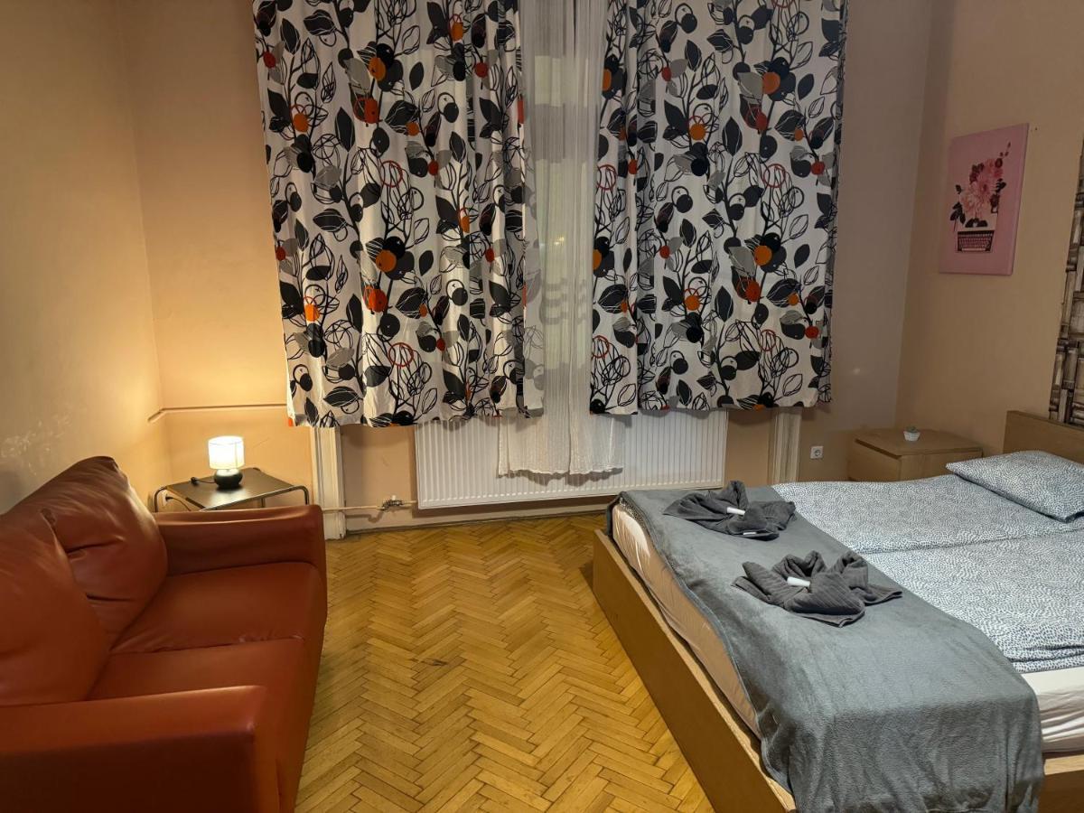 Lanchid Castle Side Red And Blue Apartment Budapest Ngoại thất bức ảnh